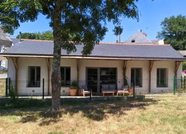 Sur la rive de pont miny