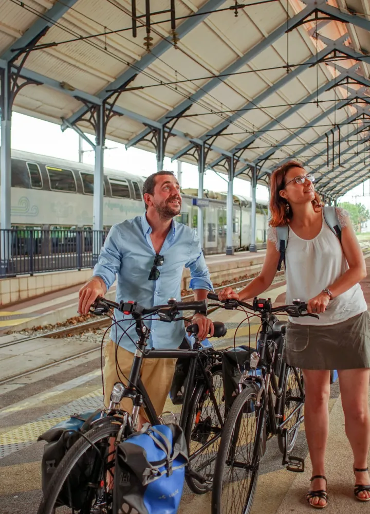Cyclistes en gare d'Arcachon