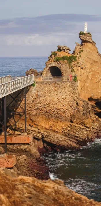 HD_64_Rocher-de-la-Vierge_Biarritz_06_©La-Velodyssee Aurelie-Stapf