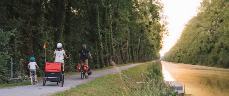 Velo en famille canal crtb-ae06166_QUERE Yves.jpg