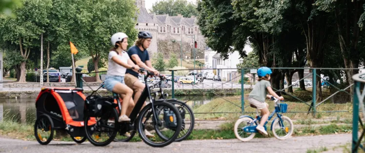 Velo en famille crtb-ae06185_MIGNARD Gregory.jpg