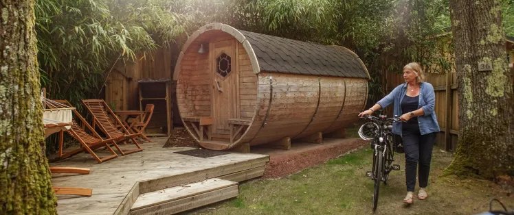 La Vélodyssée_hebergement-insolite_Lodge-du-Lac_©LaVelodyssee-Aurelie-Stapf.jpg