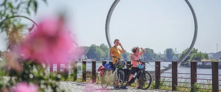 Nantes et ses Anneaux de Buren & Bouchain sur le quai des Antilles
