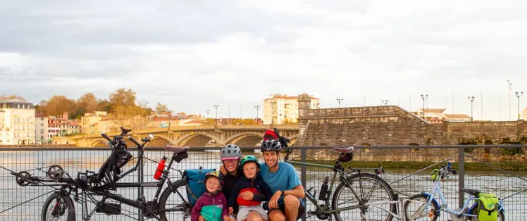 photo famille bayonne.jpg