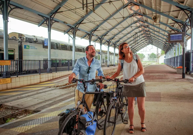 Cyclistes en gare d'Arcachon