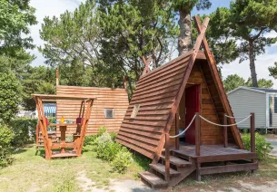 Dormir dans une cabadienne en Vendée à Brem sur Mer