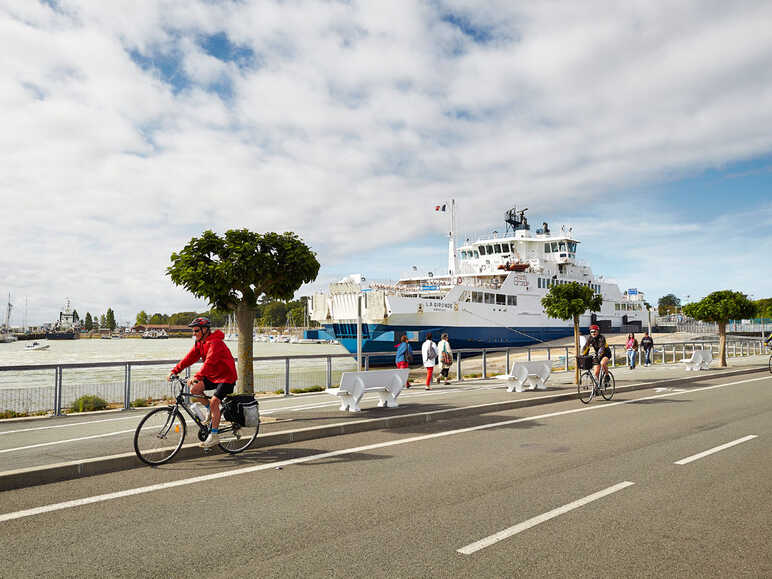 Prendre les bacs du Verdon avec son vélo