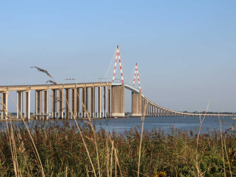 Le passage du pont de Saint-Nazaire