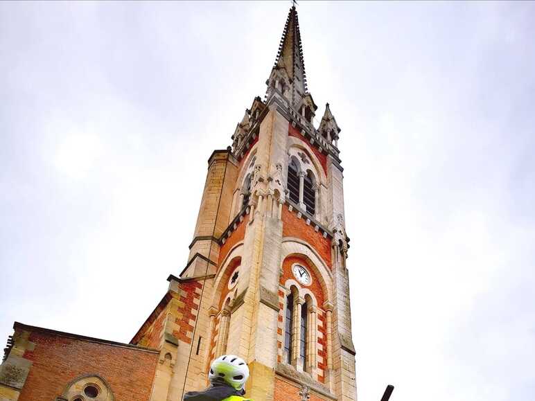 vélo devant église à Arcachon