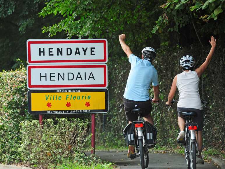 Arrivée de La Vélodyssée à Hendaye