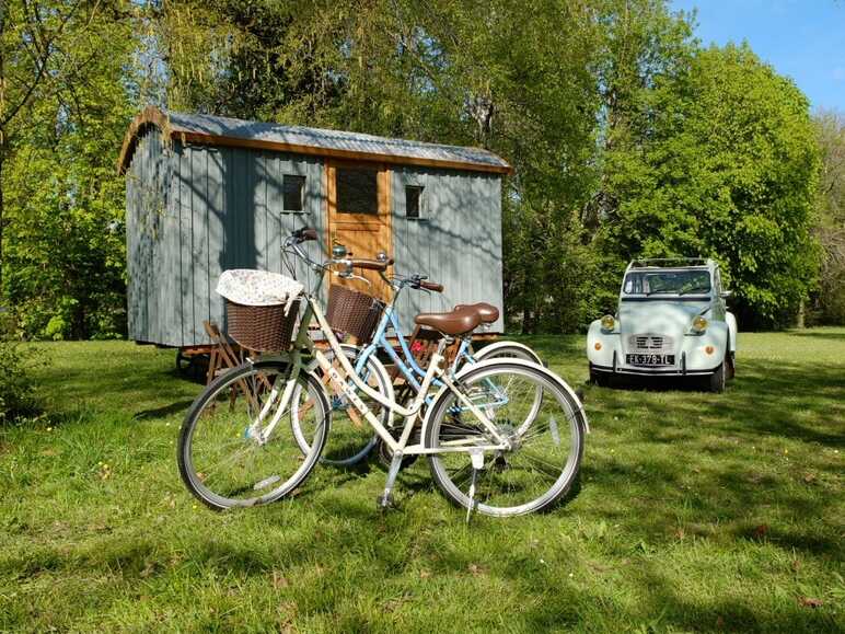 Dormir dans une cabane de berger au camping de Gouarec