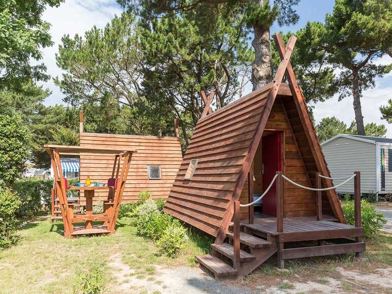 Dormir dans une cabadienne en Vendée à Brem sur Mer