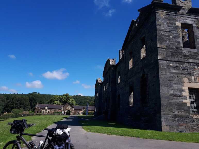 Passage à l'abbaye de Bon - Repos